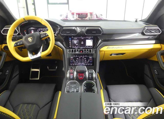 Lamborghini Urus из Кореи Encar