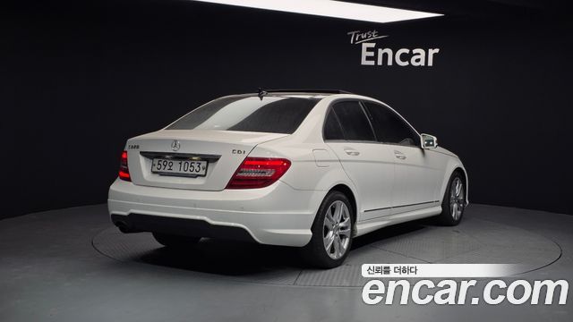 Mercedes-Benz C-Class C220 CDI AVANTGARDE — пробег 174 855 км — фото 2 из 5
