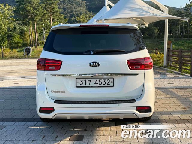 Kia Carnival из Кореи Encar